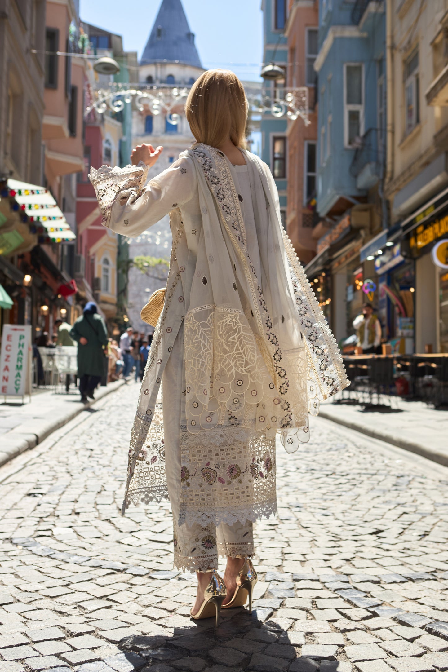 ZOEY-EMBROIDERED LAWN 3 PCS (HG-02)