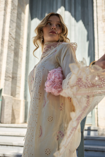 IVY-EMBROIDERED LAWN 3 PCS (HG-03)