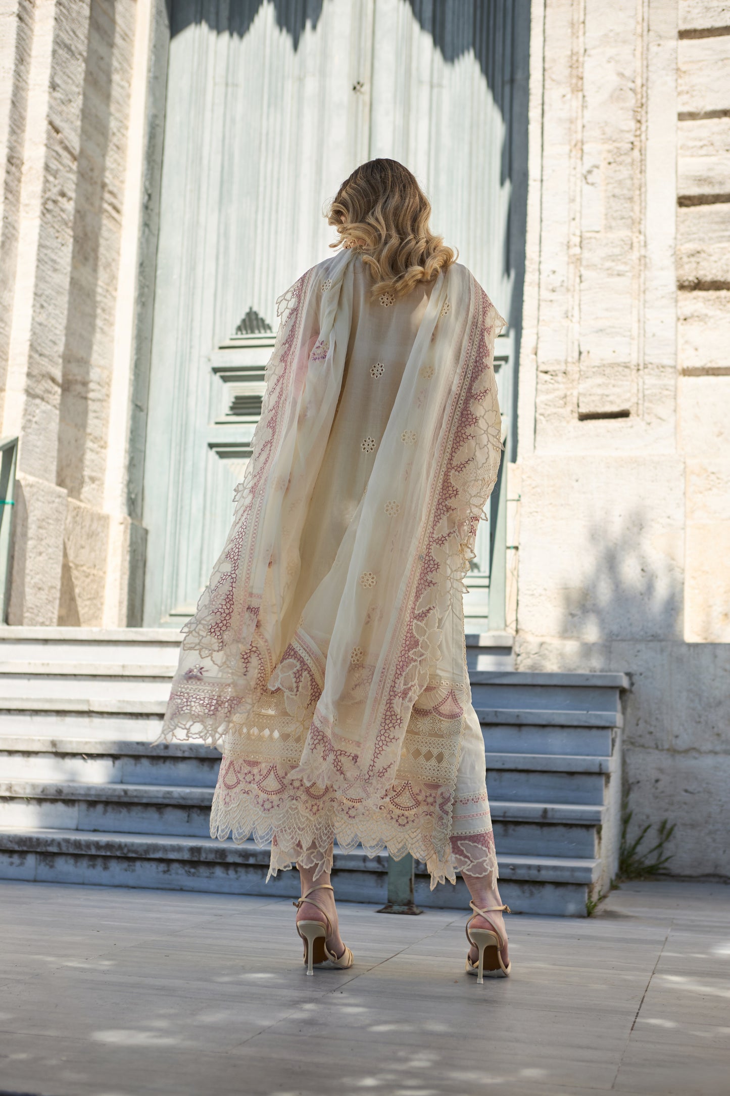 IVY-EMBROIDERED LAWN 3 PCS (HG-03)