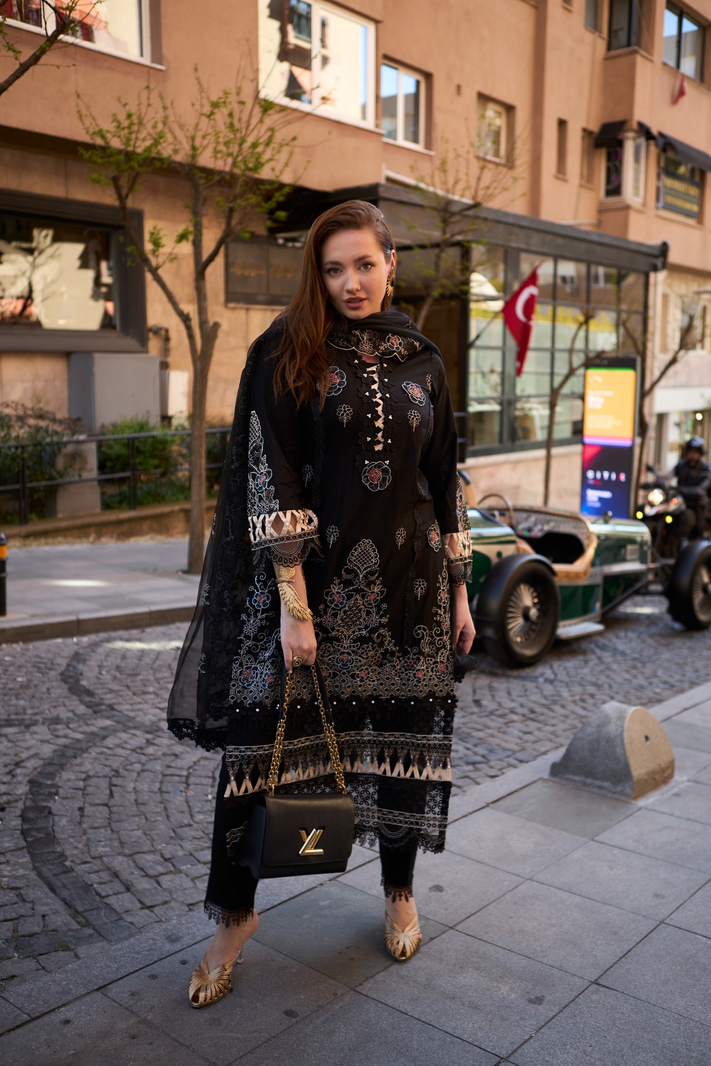 CALA-EMBROIDERED LAWN 3 PCS (HG-06)